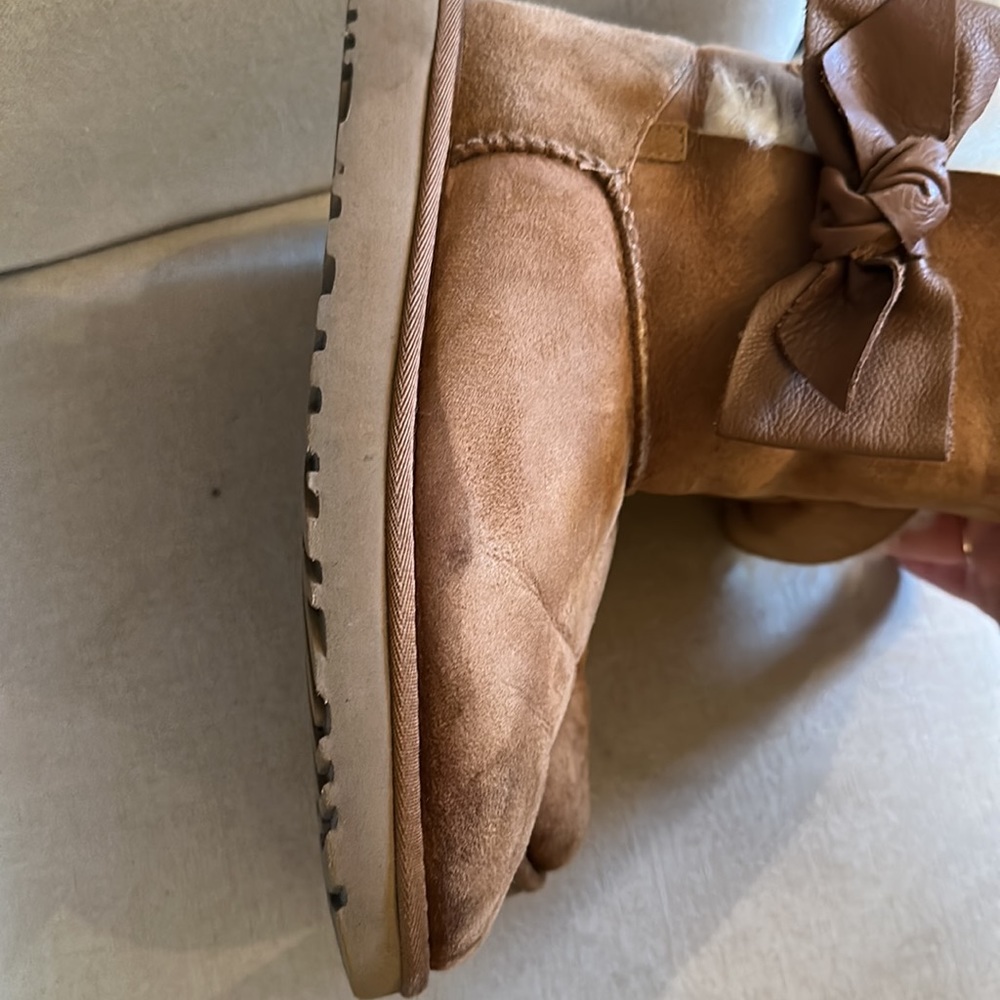 UGG Women’s Daelynn Bow Suede Winter Snow Boots Tan Chestnut Size 7 - Picture 11 of 16